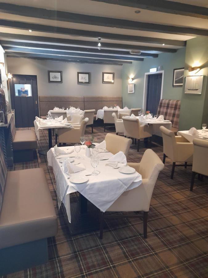 Schooner Hotel Алнмут Екстериор снимка