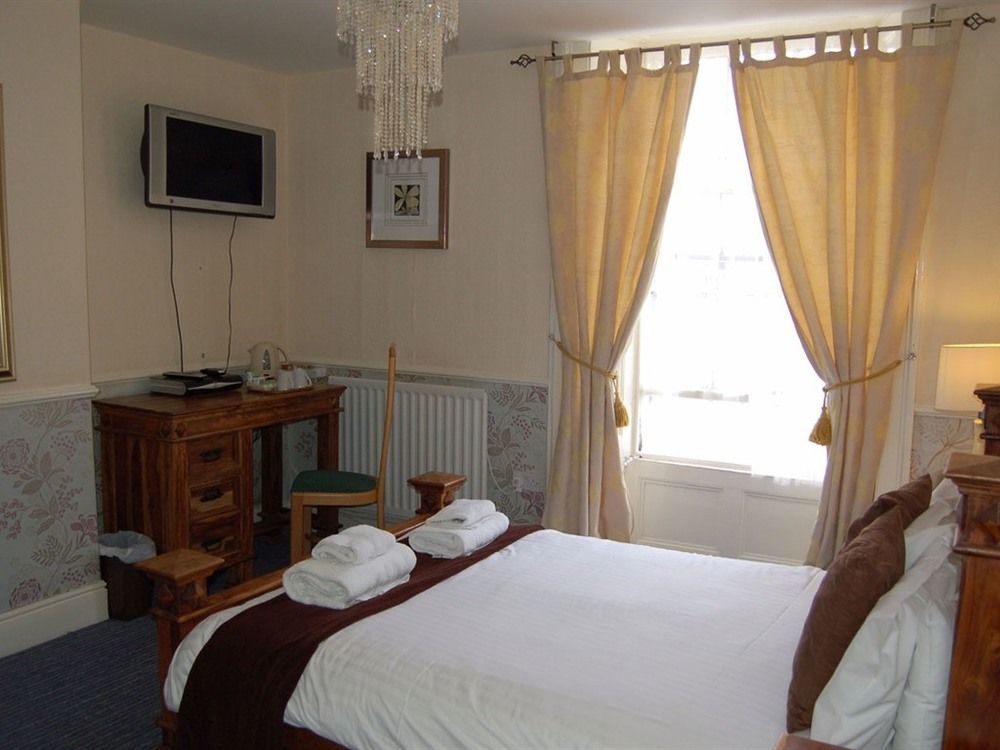 Schooner Hotel Алнмут Екстериор снимка