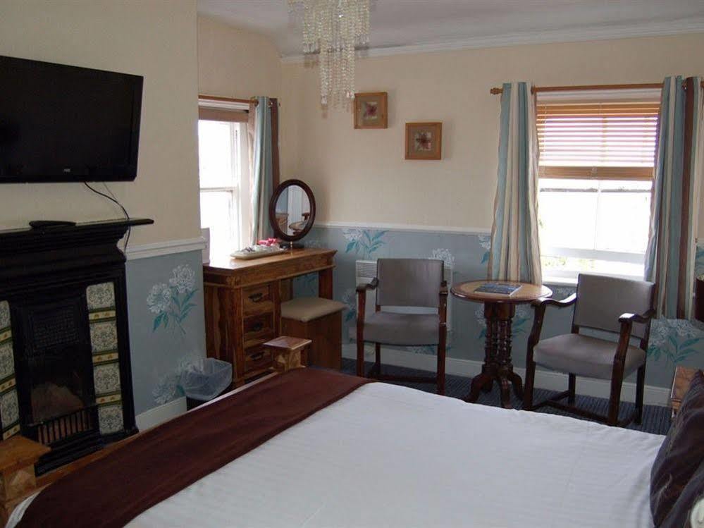 Schooner Hotel Алнмут Екстериор снимка